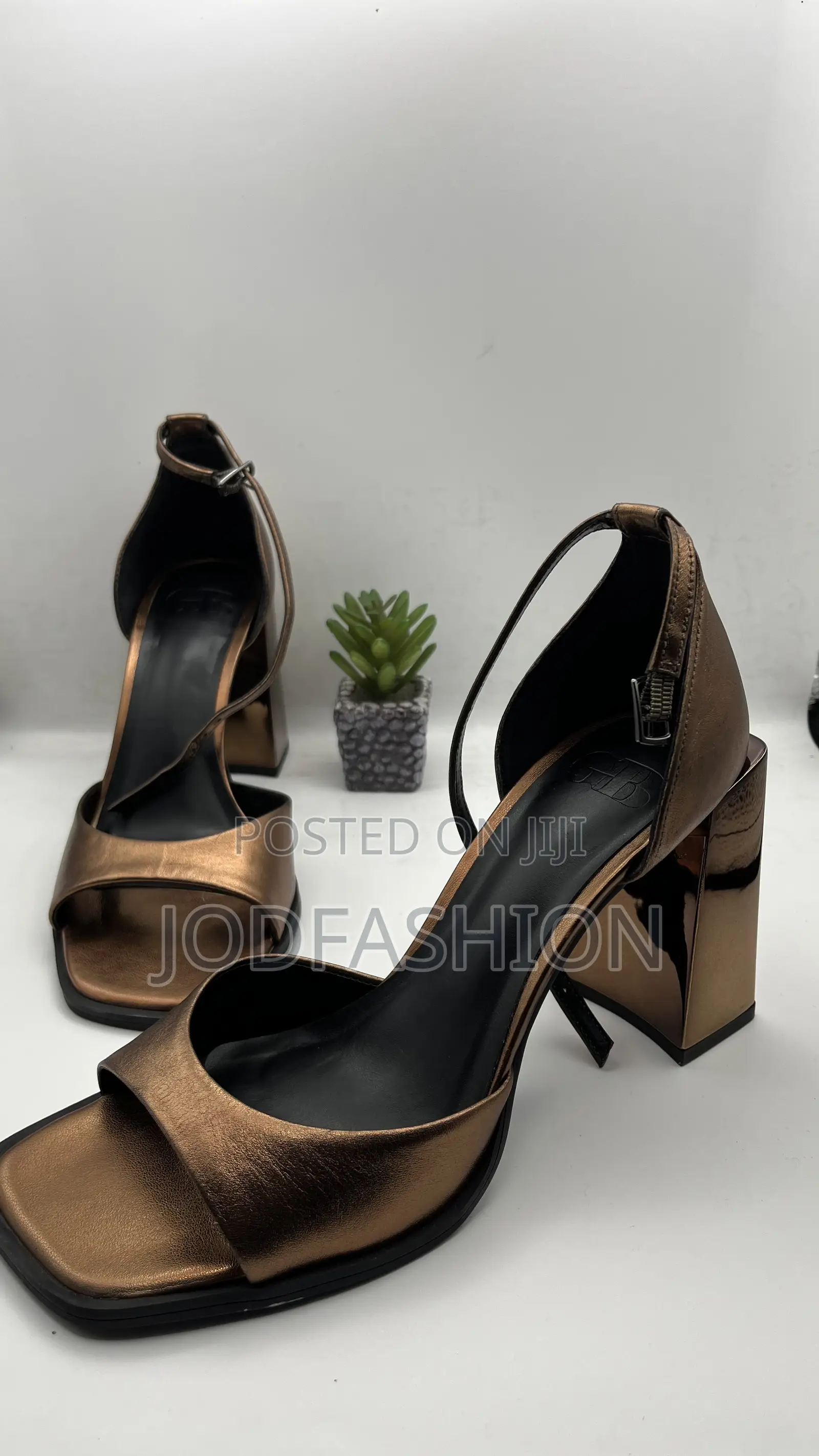 Wholesale Deals(3 Pieces and Above) Available