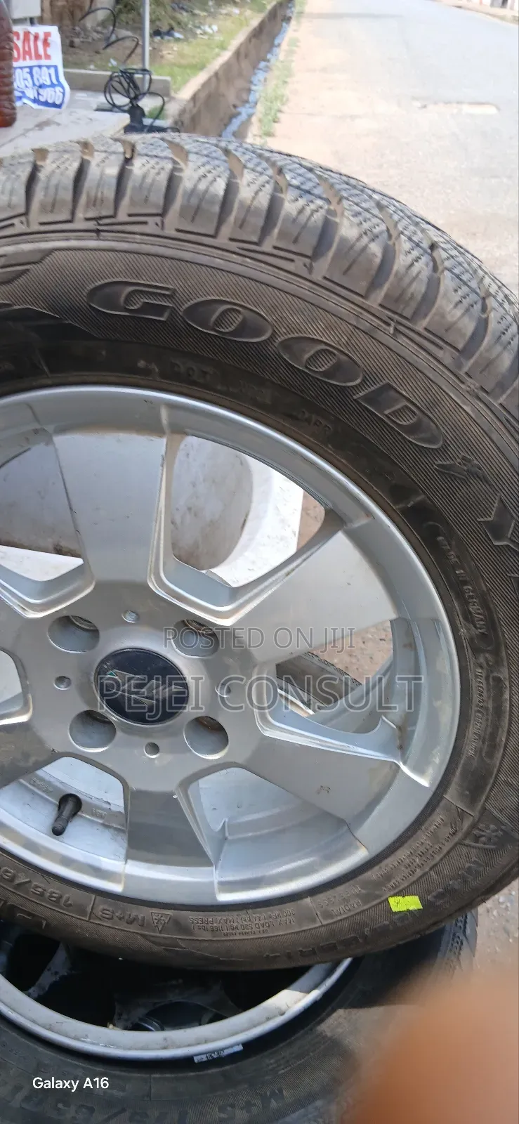 All Car Tyre Sizes,Home Used Tyres for Sale at Lapaz Racecourse