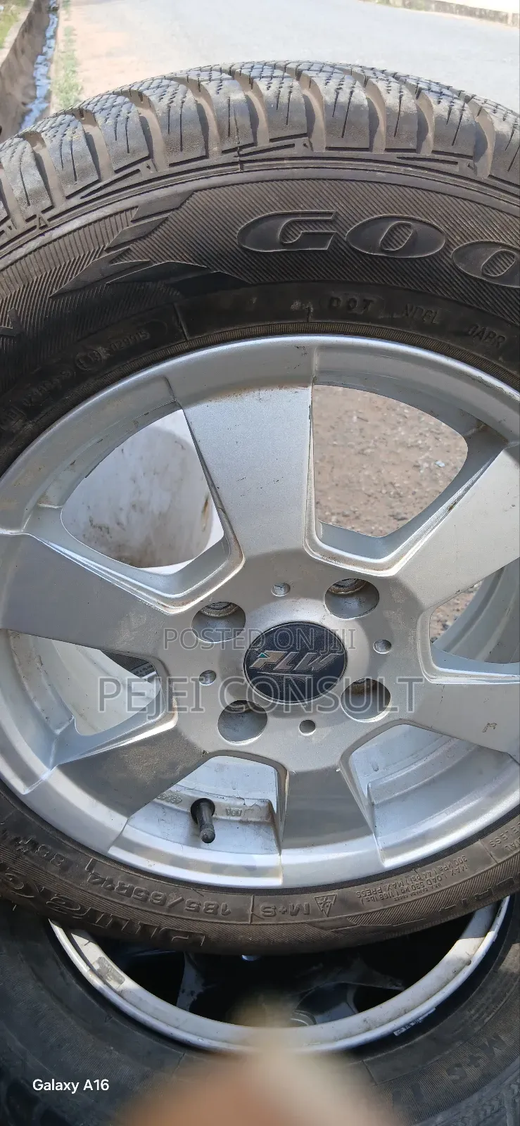 All Car Tyre Sizes,Home Used Tyres for Sale at Lapaz Racecourse