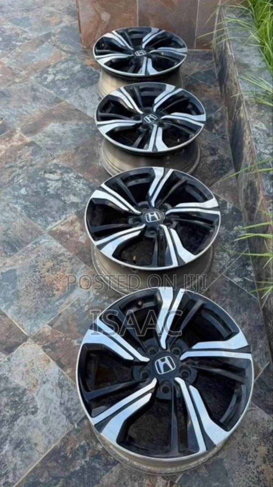 All Kinds of Car Rims Available