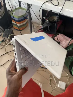 Laptop Apple MacBook 2GB Intel Core 2 Duo eMMC 140GB