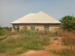 4bdrm House in Fawoade Bomfa, Kumasi Metropolitan for sale