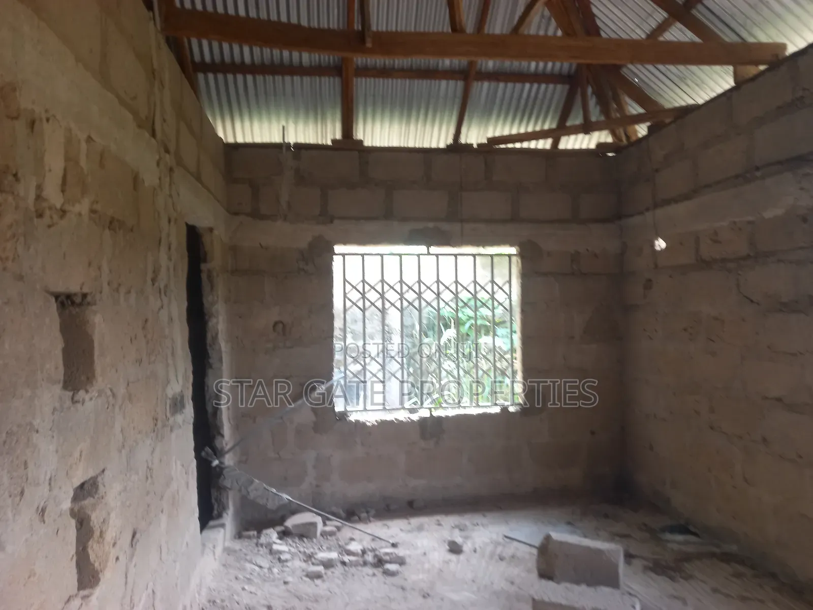 4bdrm House in Fawoade Bomfa, Kumasi Metropolitan for sale