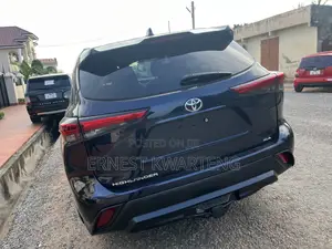 Toyota Highlander XLE 2022 Black