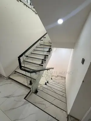 5bdrm Duplex in Lartebiokorshie for rent