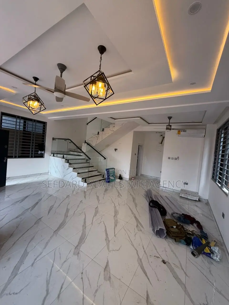 5bdrm Duplex in Lartebiokorshie for rent