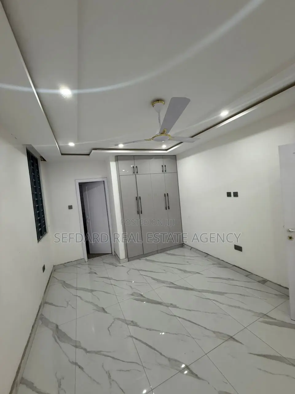5bdrm Duplex in Lartebiokorshie for rent