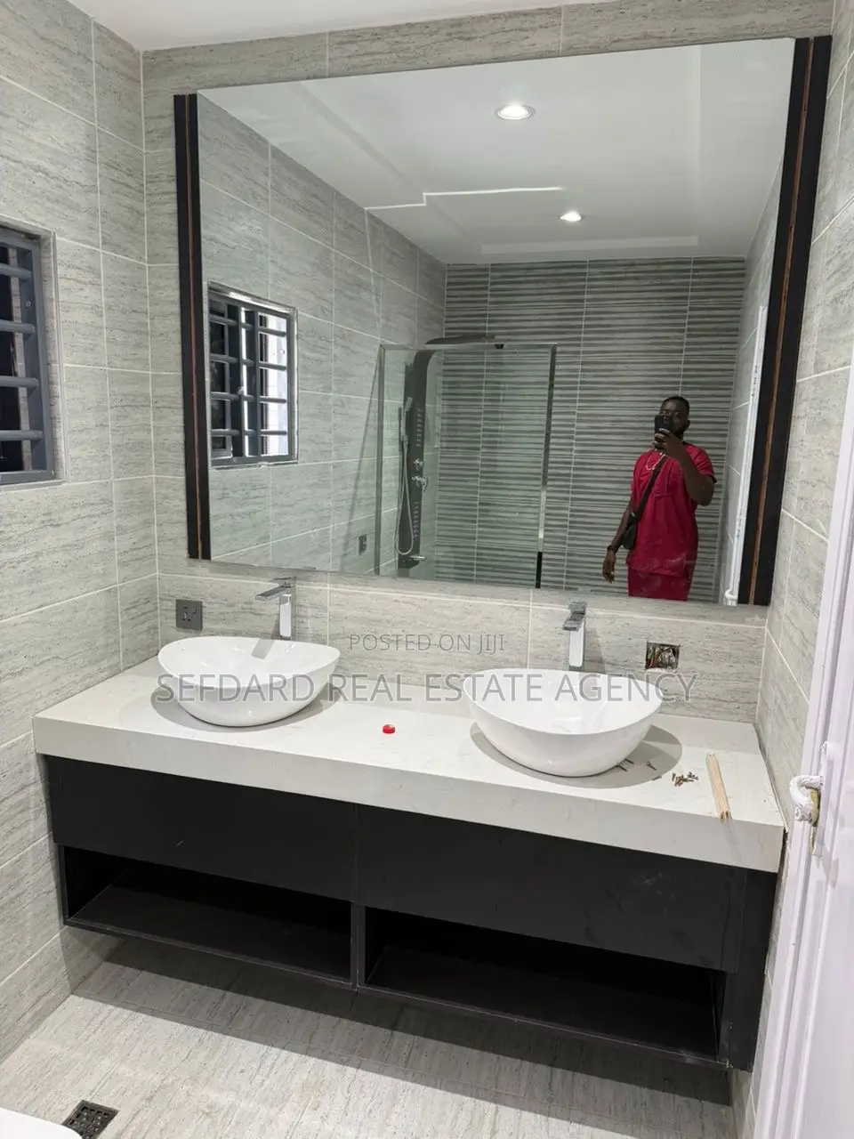 5bdrm Duplex in Lartebiokorshie for rent