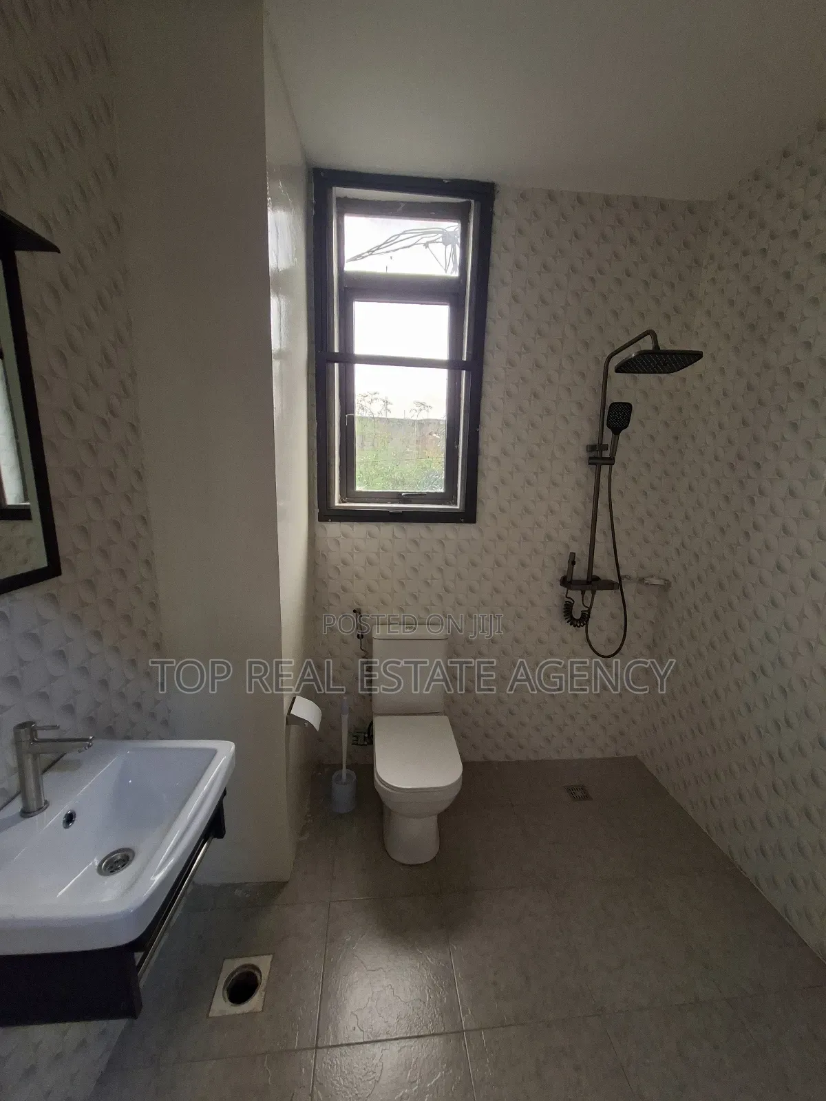 Furnished 4bdrm Apartment in Oyarifa Kb for rent