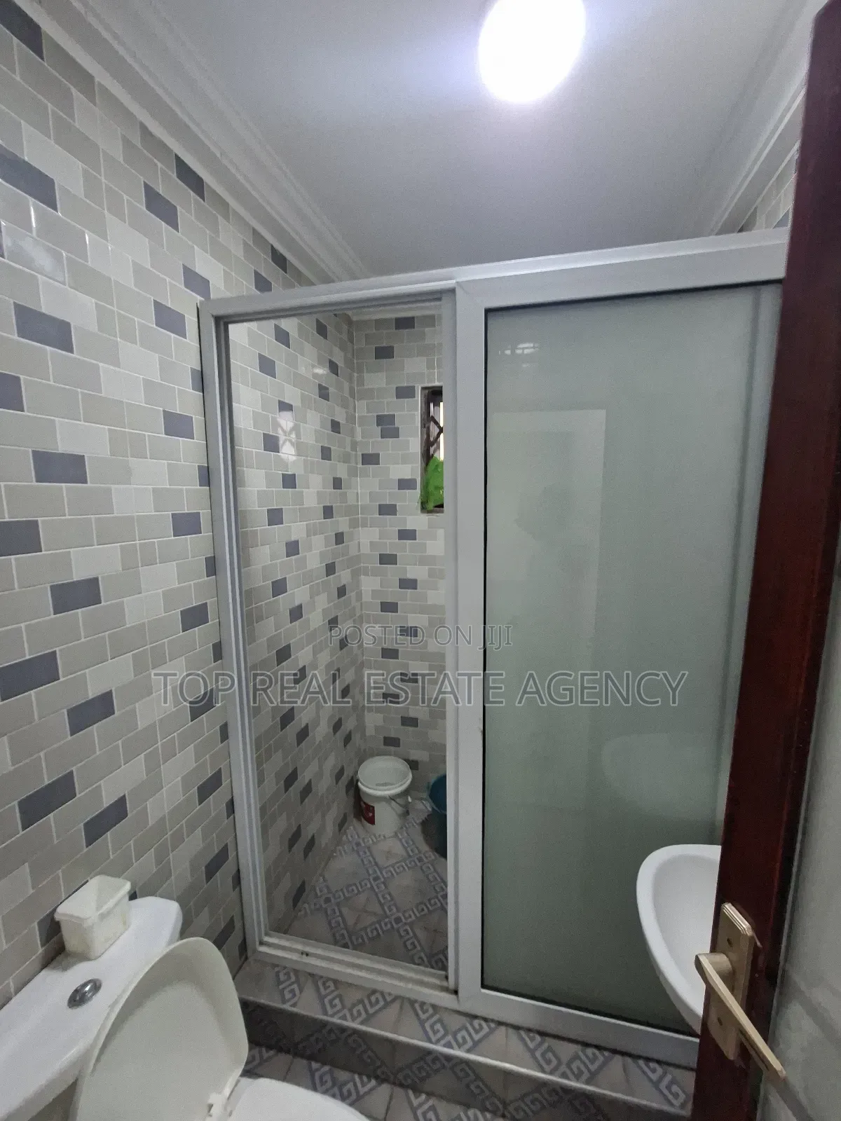 2bdrm Apartment in Danfa, Adenta for rent