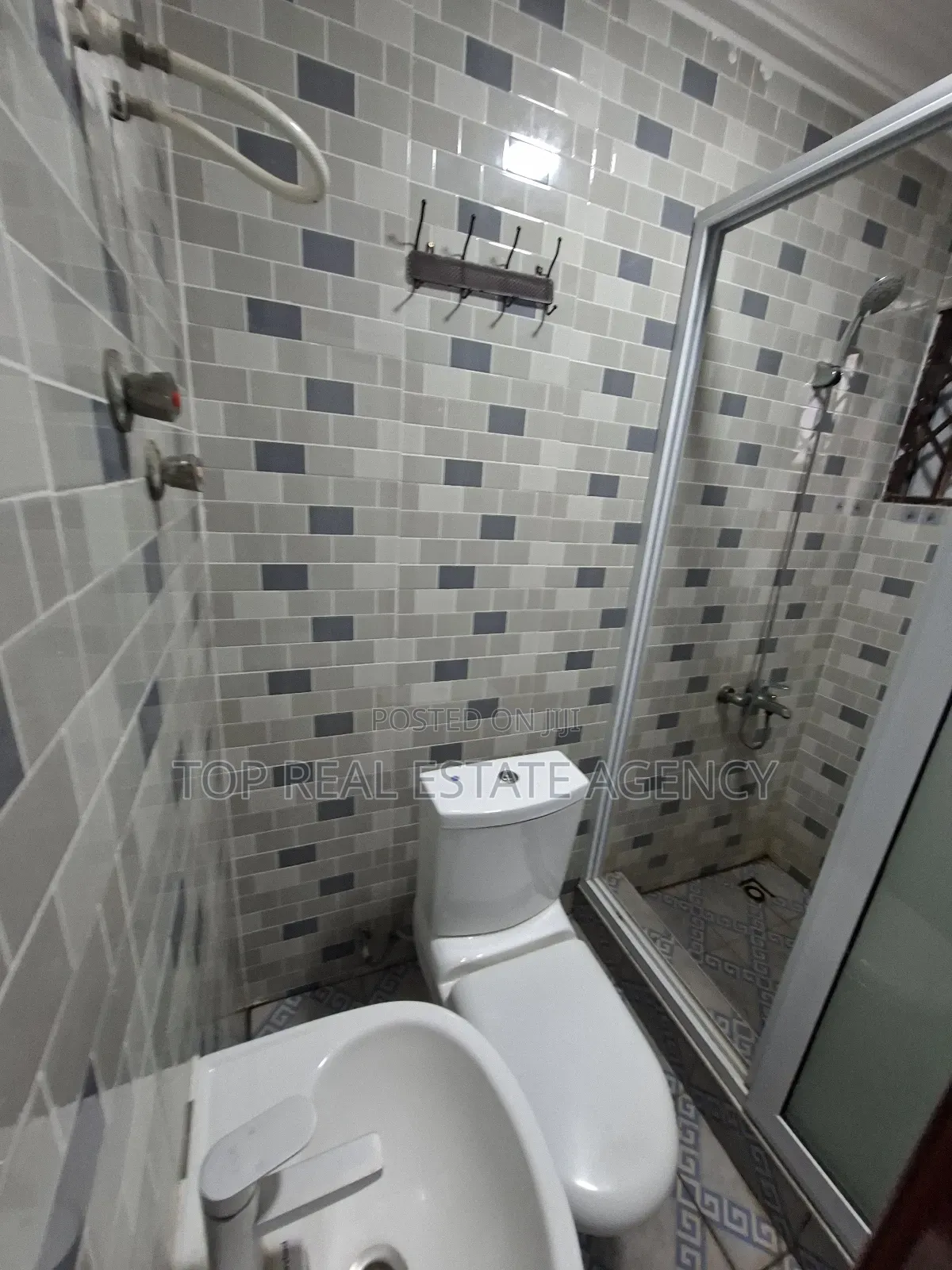 2bdrm Apartment in Danfa, Adenta for rent