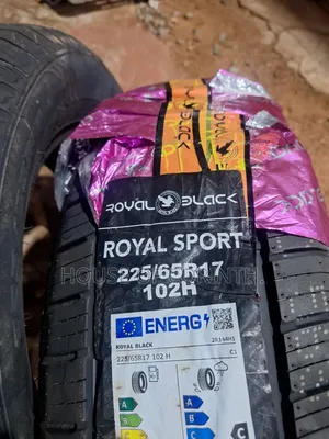 225/65r17 Royal Black