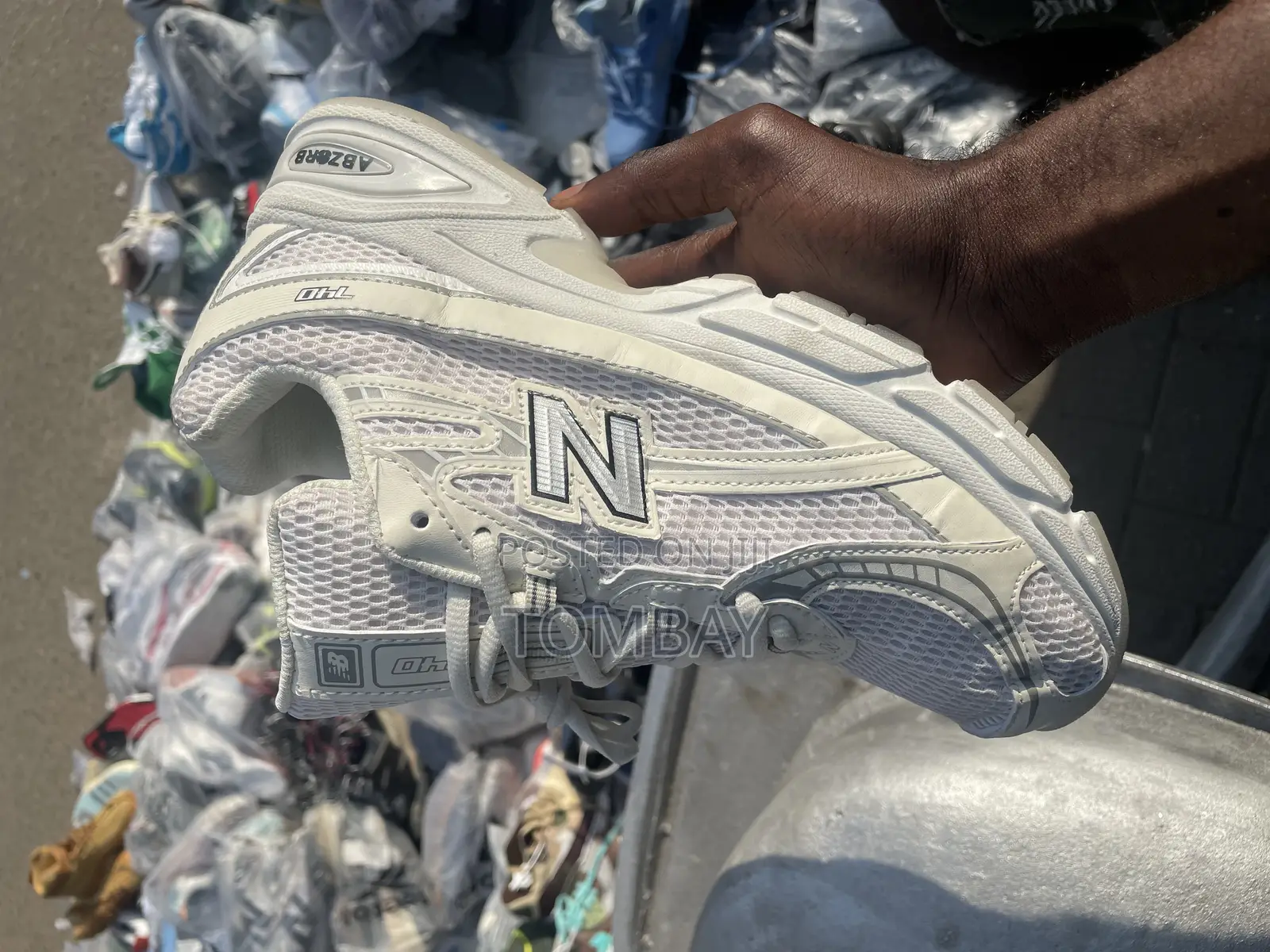 New Balance 740 Unisex Shoe in 4 Colours