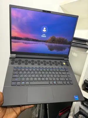 New Laptop Alienware M17x R2 16GB Intel Core i7 SSD 1T