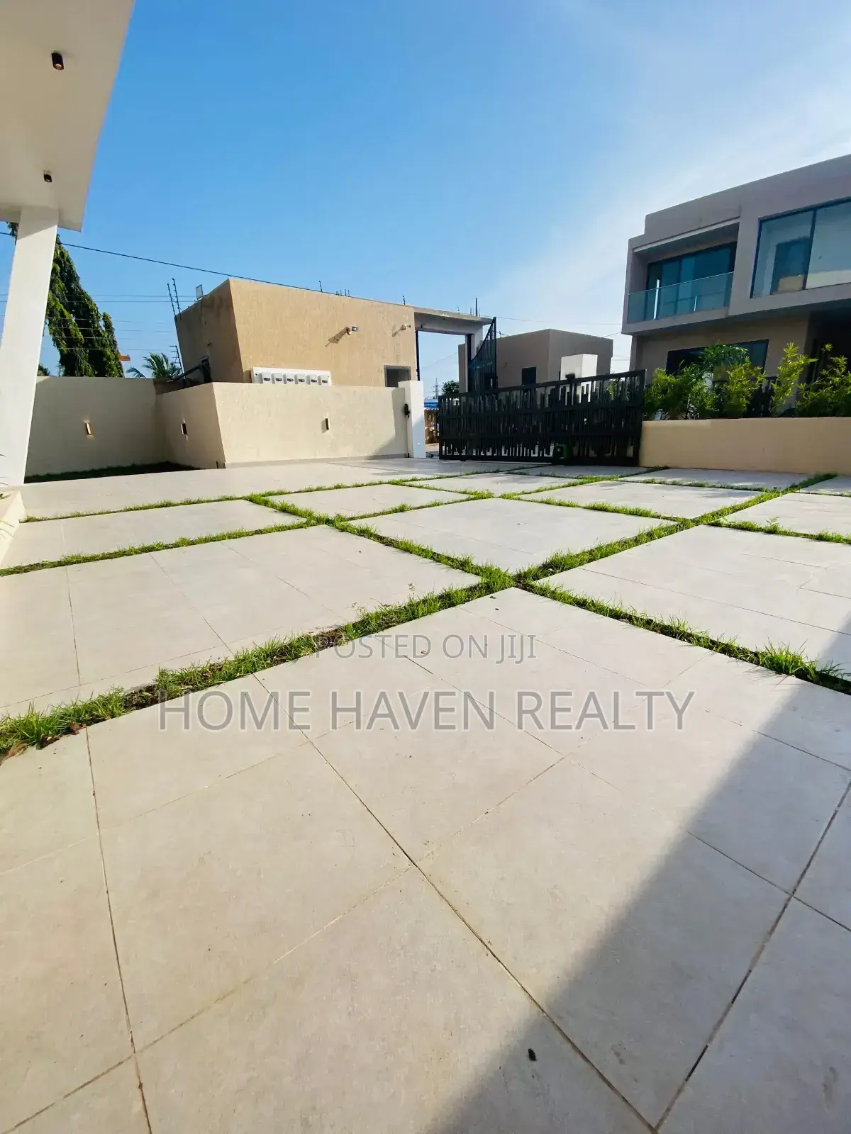 4bdrm House in Adjiriganor, East Legon for sale