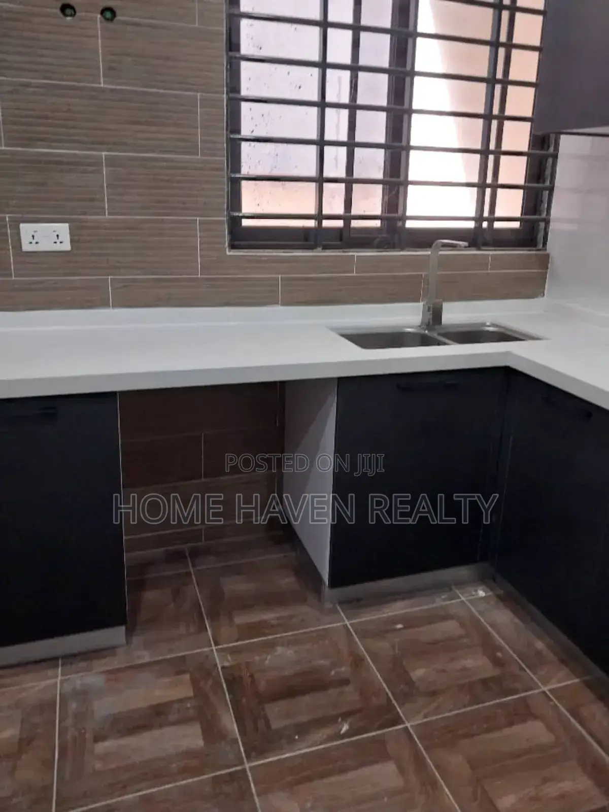 4bdrm House in Westland for sale
