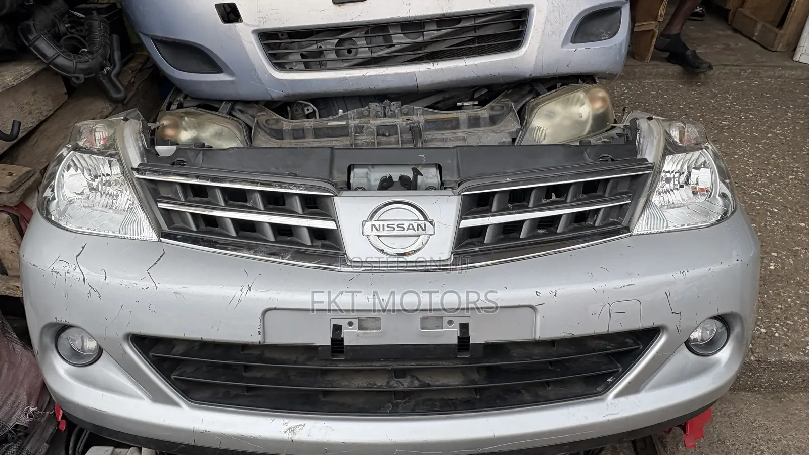 Nissan Versa/Tiida Front Cut 2005,2006,2007,2008,2009,2010,2011