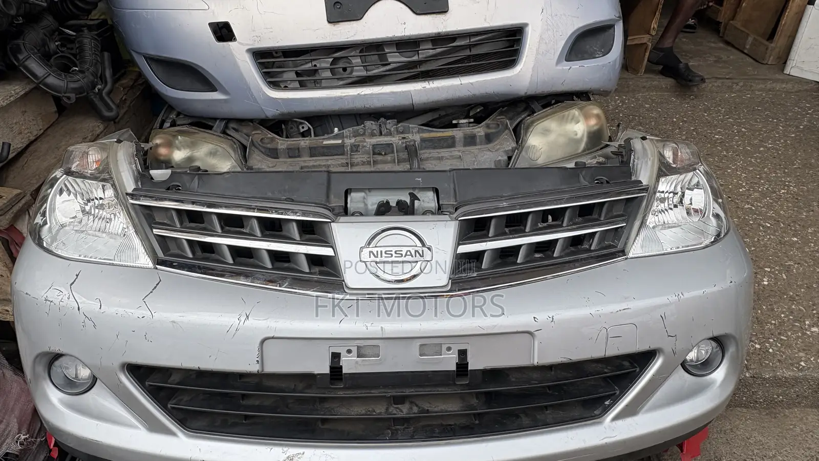 Nissan Versa/Tiida Front Cut 2005,2006,2007,2008,2009,2010,2011
