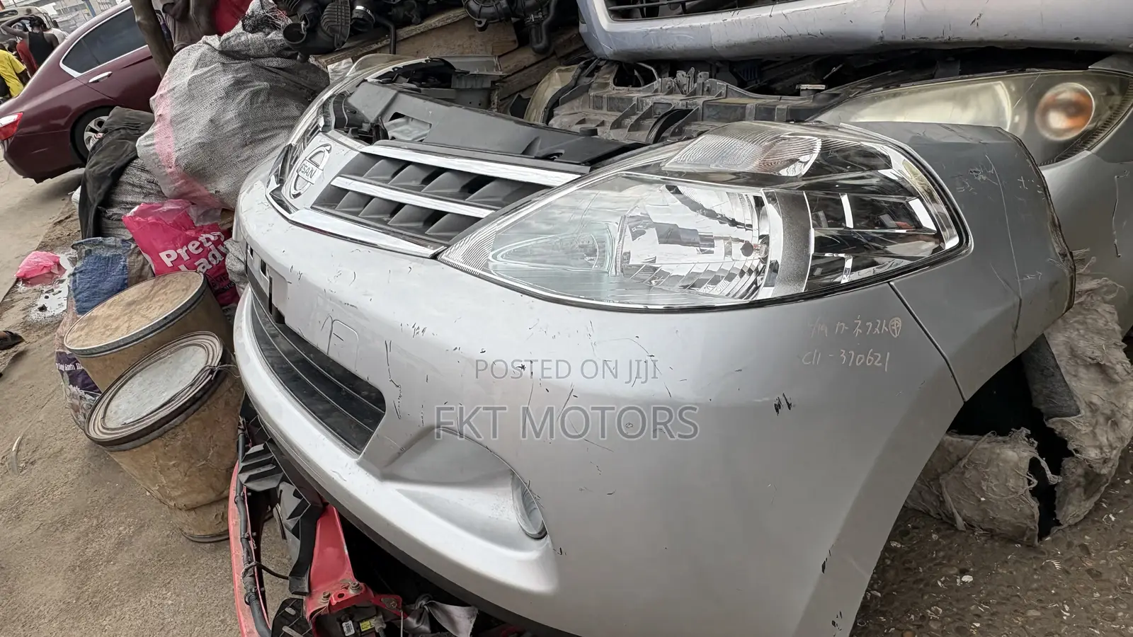Nissan Versa/Tiida Front Cut 2005,2006,2007,2008,2009,2010,2011