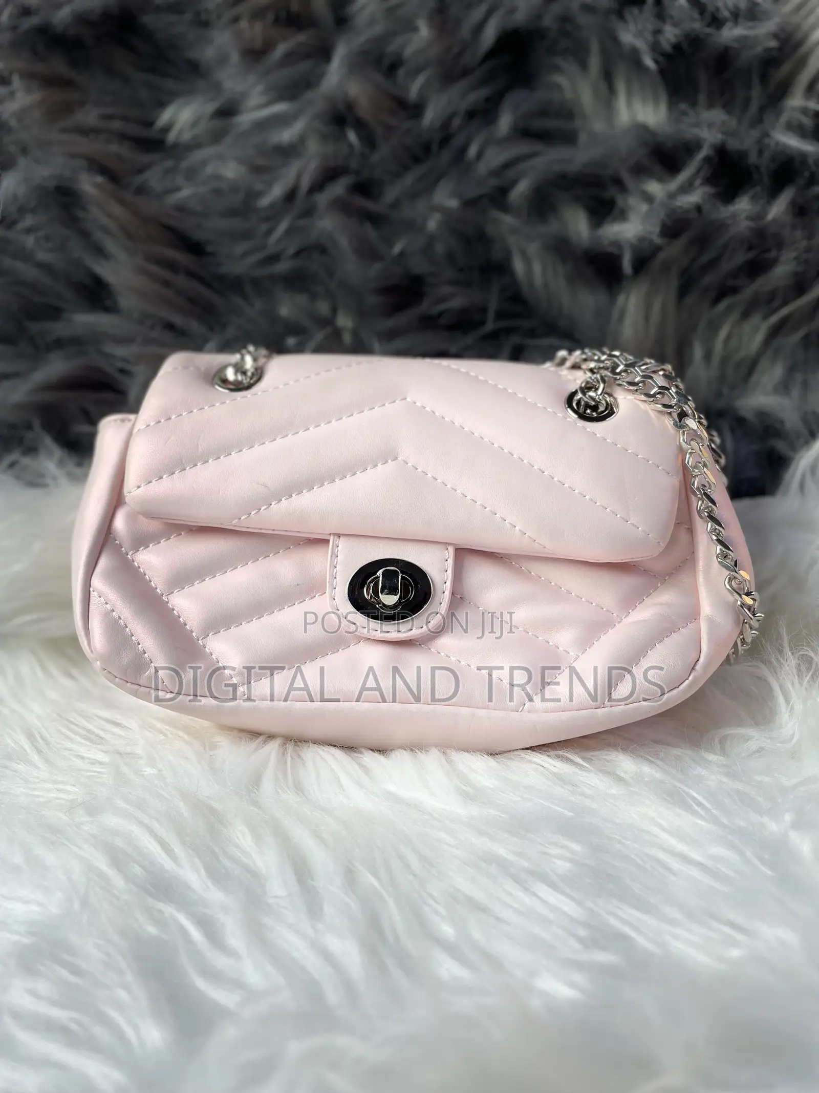 Quilted Flap Crossbag.