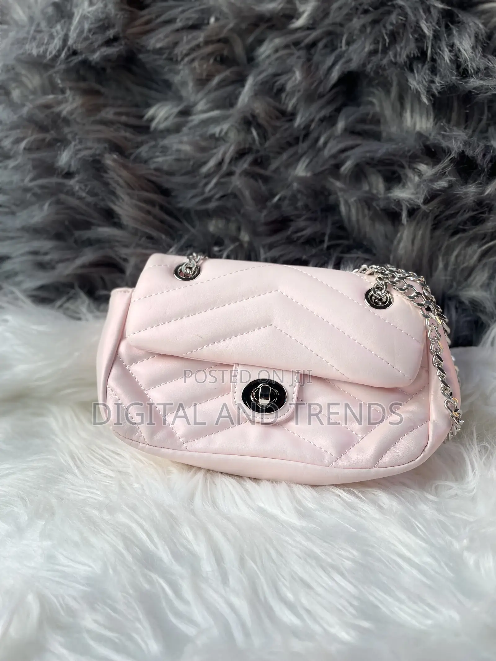 Quilted Flap Crossbag.