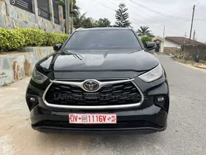 Toyota Highlander LE 2021 Black
