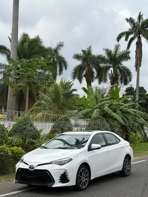Toyota Corolla SE Special Edition 4dr Sedan (1.8L 4cyl CVT) 2017 White