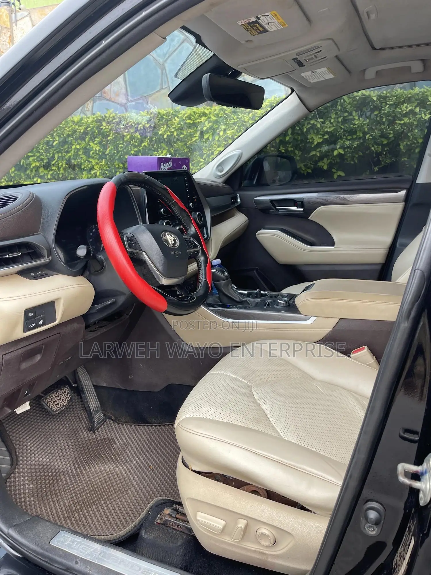 Toyota Highlander LE 2021 Black