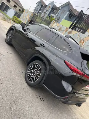 Toyota Highlander LE 2021 Black