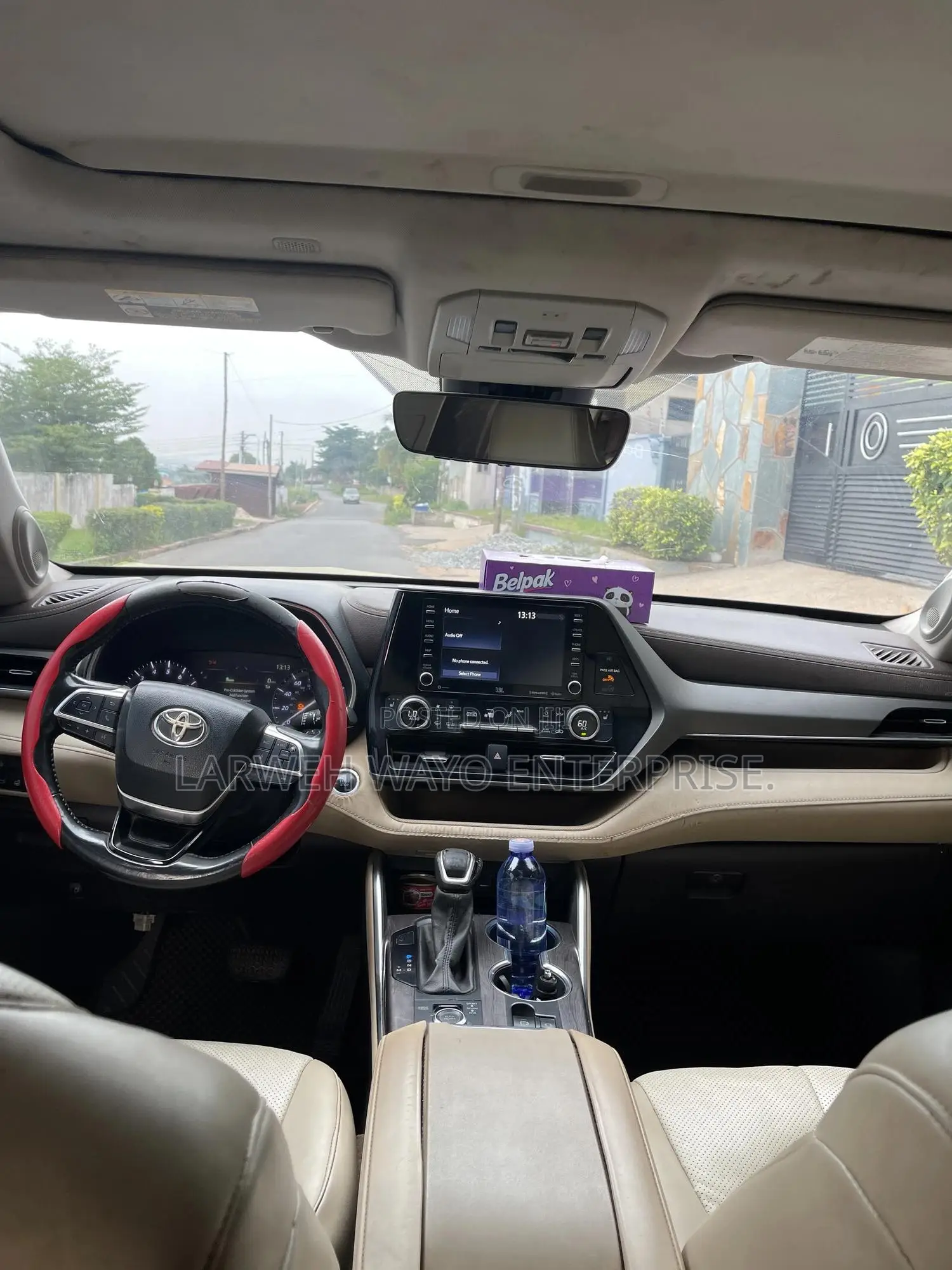Toyota Highlander LE 2021 Black