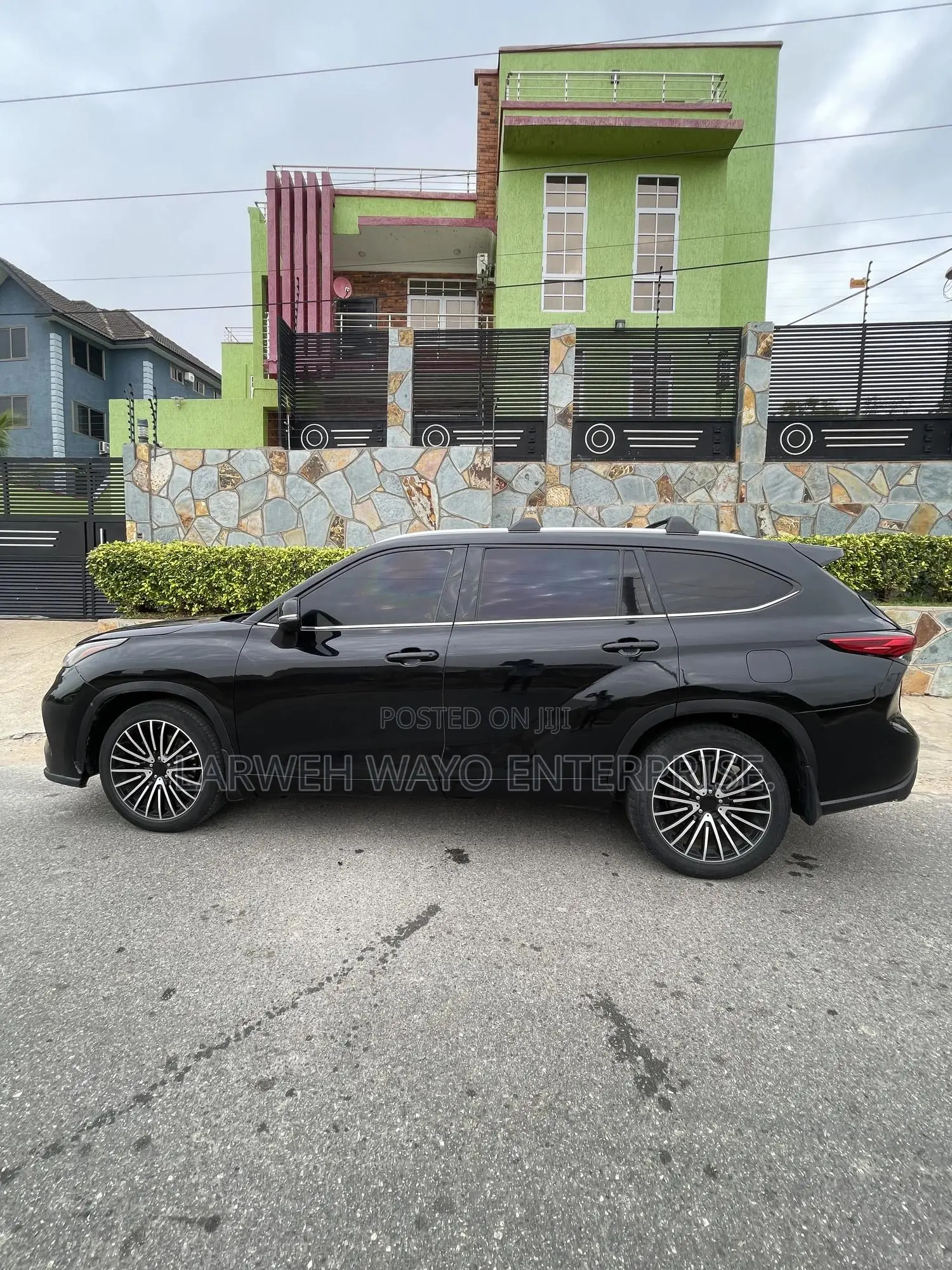 Toyota Highlander LE 2021 Black