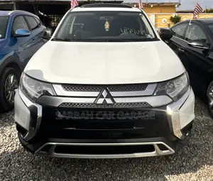 Mitsubishi Outlander 2020 White