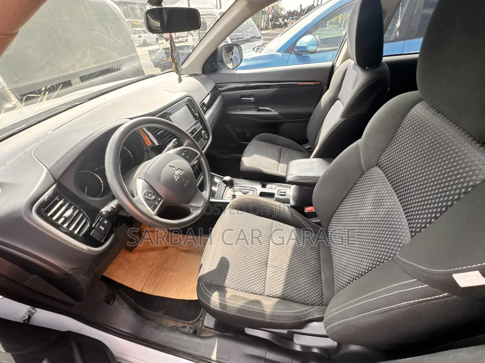 Mitsubishi Outlander 2020 White