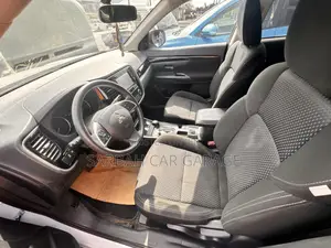 Mitsubishi Outlander 2020 White