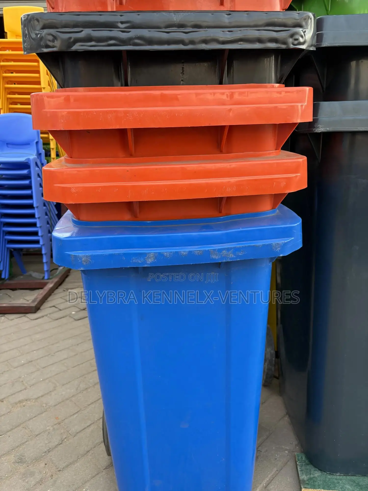 Foreign 120l Dust Bin With Wheels