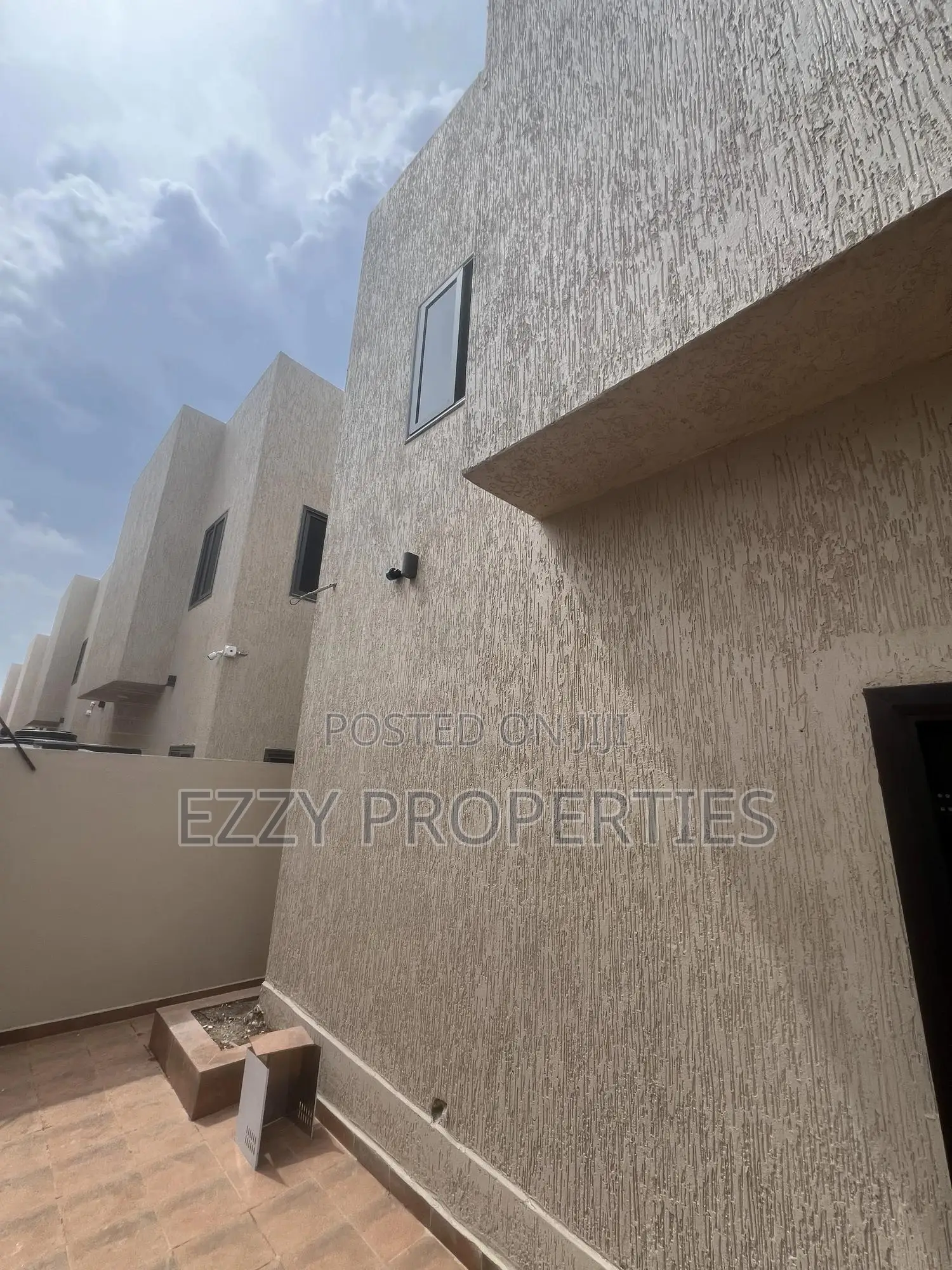 4bdrm Duplex in East Legon Hills - for sale