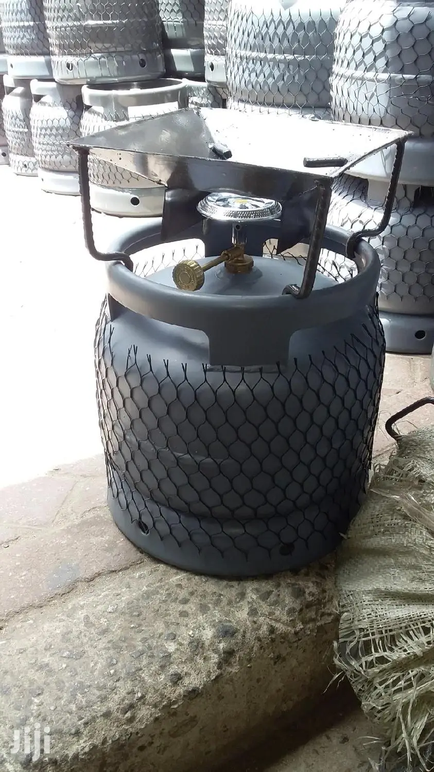 Brand New Direct 6kg Gas Cylinder With Coalpot Clamp