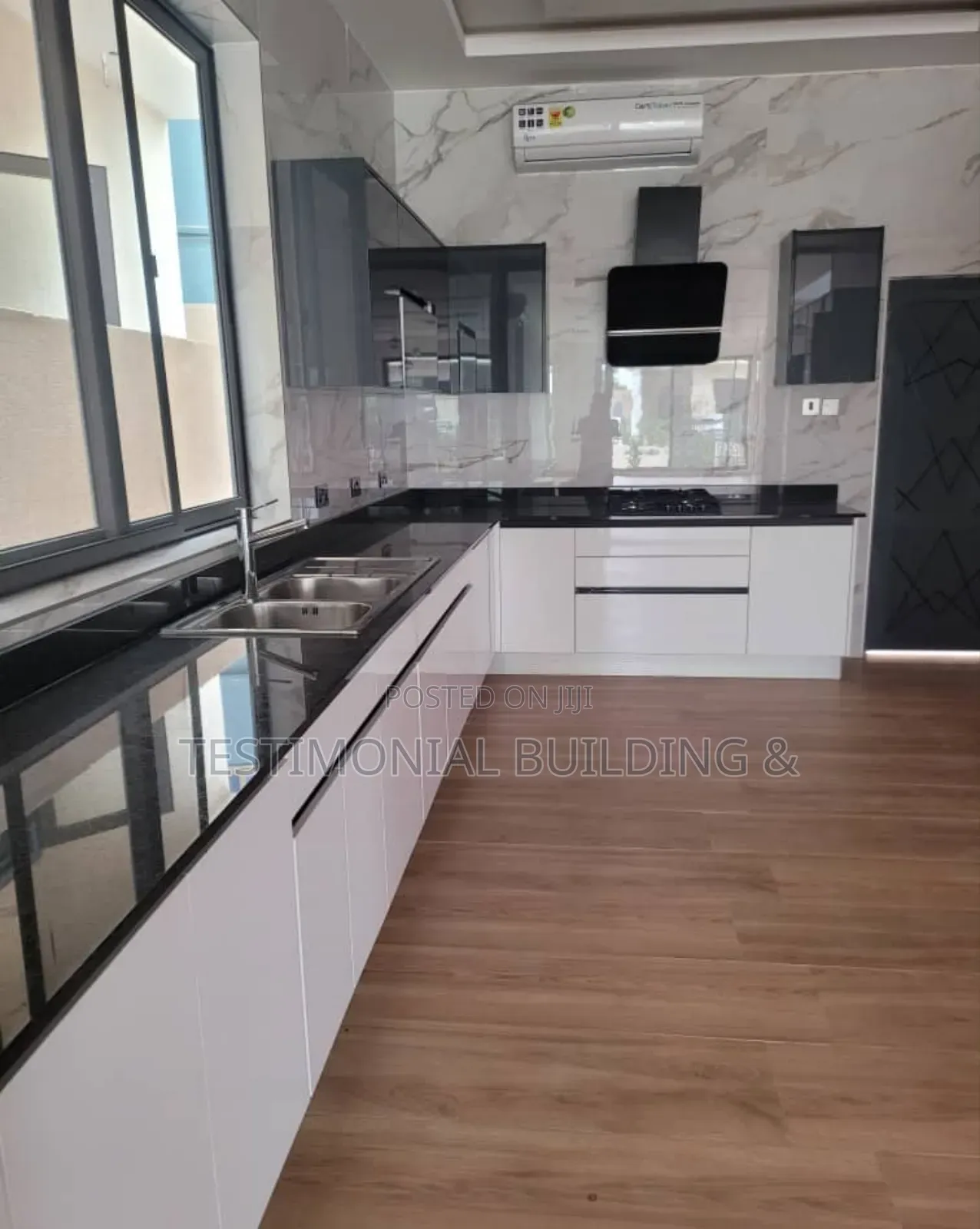 4bdrm House in Testimonial Building, School Junction for sale