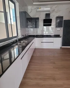 4bdrm House in Testimonial Building, School Junction for sale
