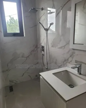 4bdrm House in Testimonial Building, School Junction for sale