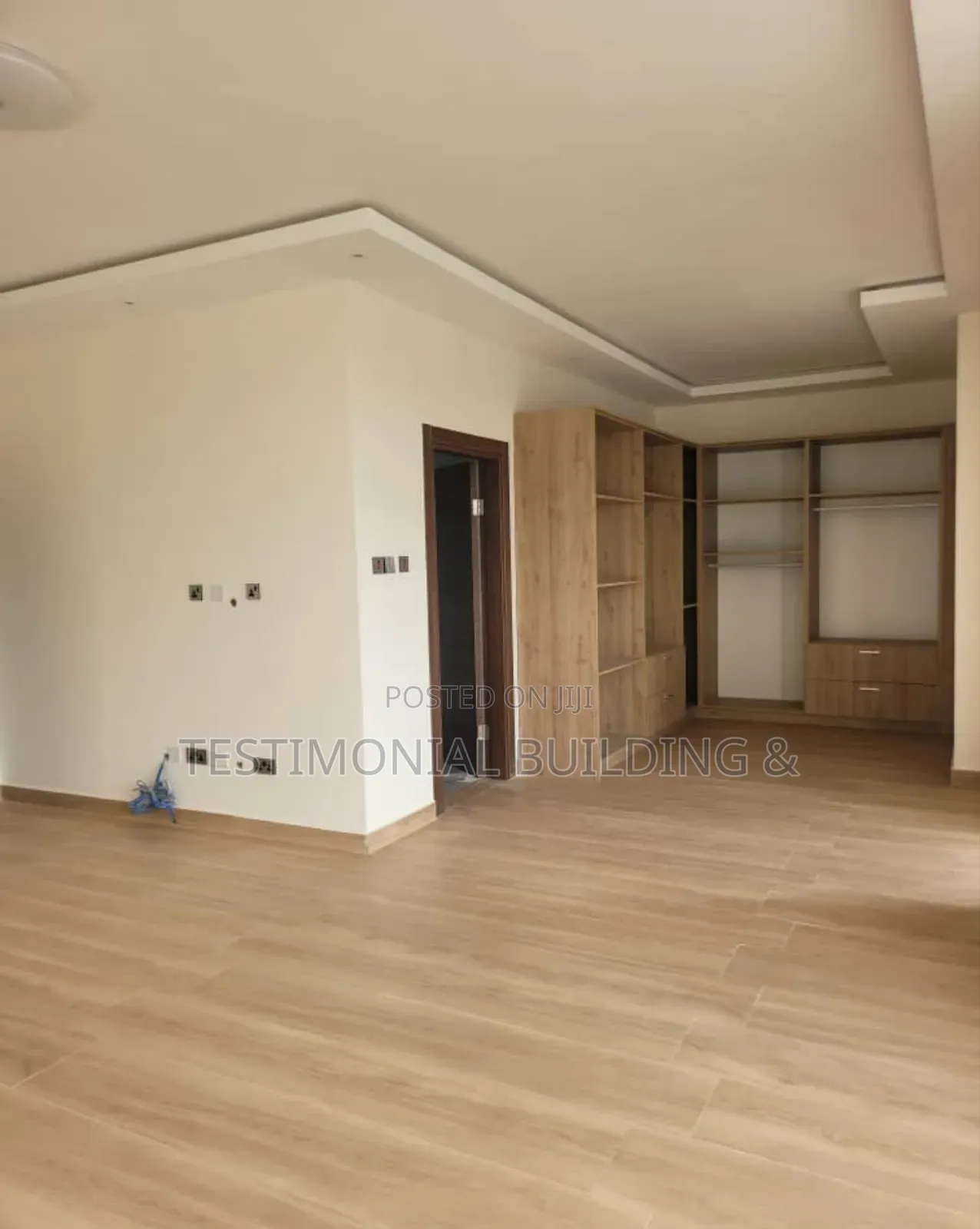 4bdrm House in Testimonial Building, School Junction for sale