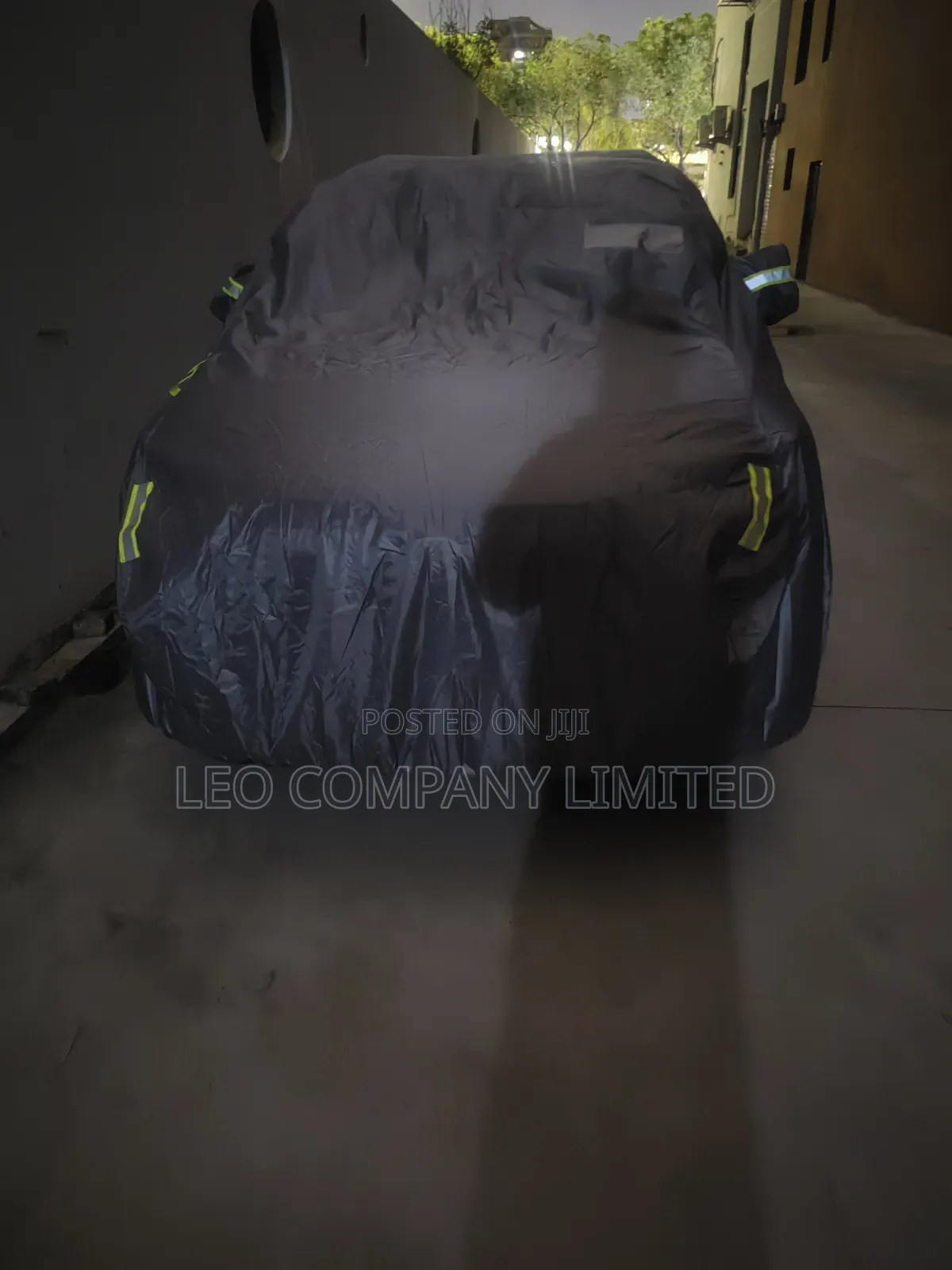 All-Weather Car Cover, Dustproof, Sunproof, Rainproof Scratch- Free
