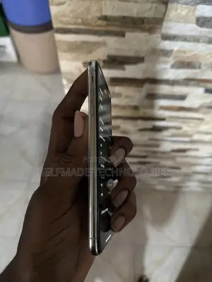 Apple iPhone XS Max 64 GB White