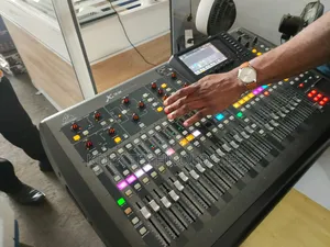Behringer X32 Digital Mixer 40 Input Channels 99% New