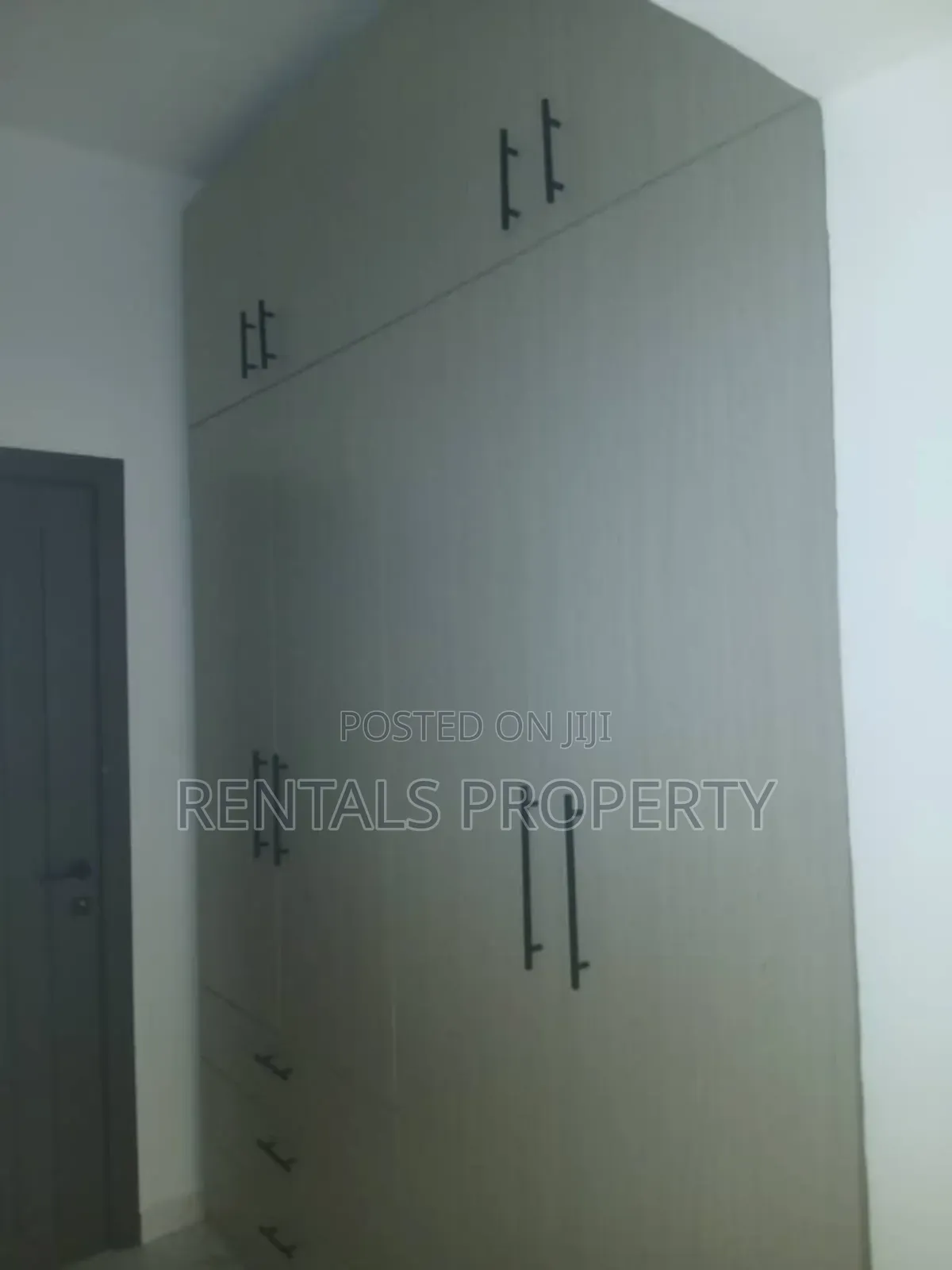 3bdrm Mansion in Ghana Flag for sale