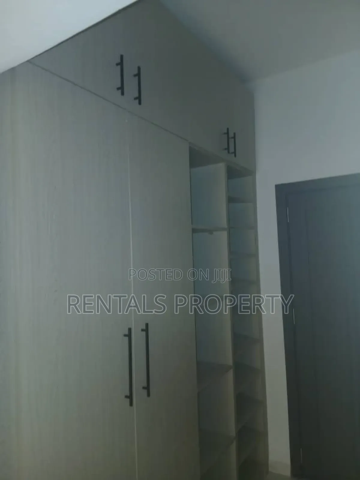 3bdrm Mansion in Ghana Flag for sale