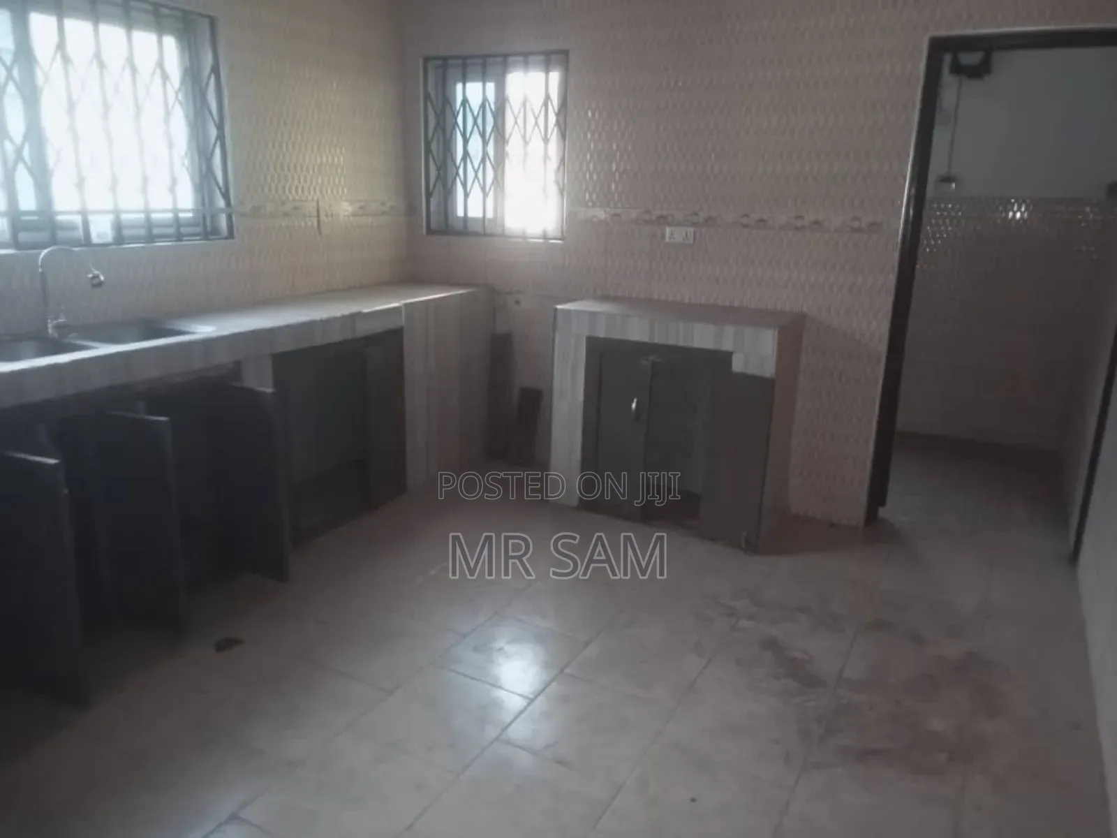 4bdrm Apartment in Sam Properties, West Hills Mall Area for rent