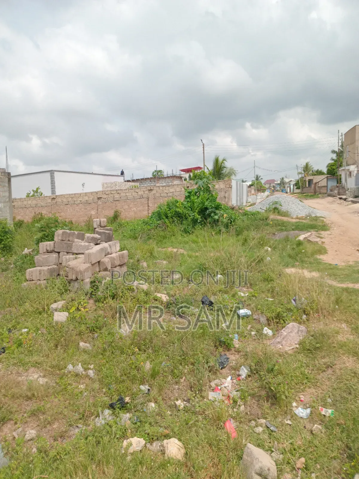 4bdrm House in Sam Properties, West Hills Mall Area for sale