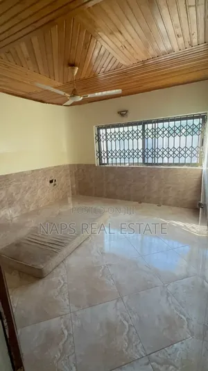 4bdrm House in Naps Real Estate, Tema Metropolitan for rent