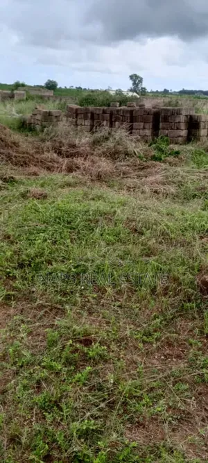 Genuine 70/100 Plot of Land With Genuine Documents for Sale